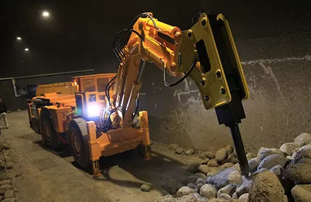 How to maintain underground mining rock breaker