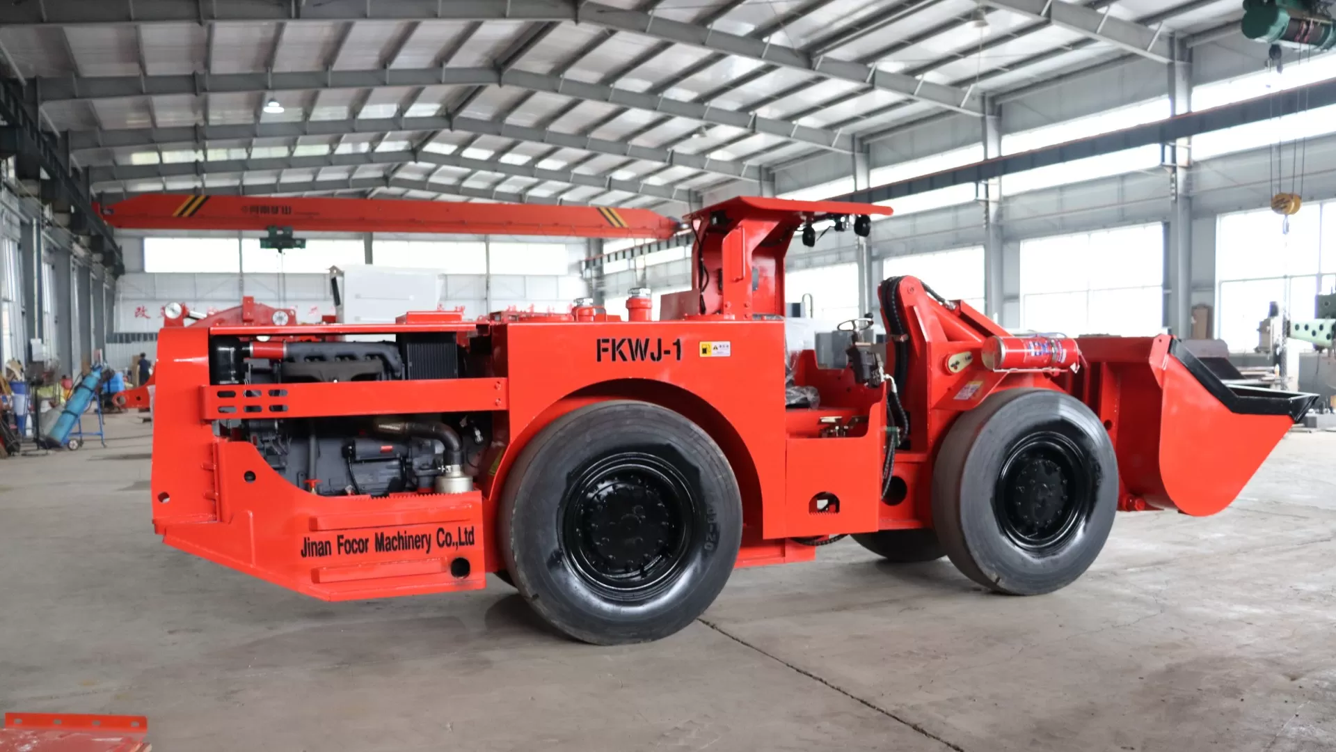 Compact Underground Loader Enhances Efficiency and Safety in Narrow Vein Mining.